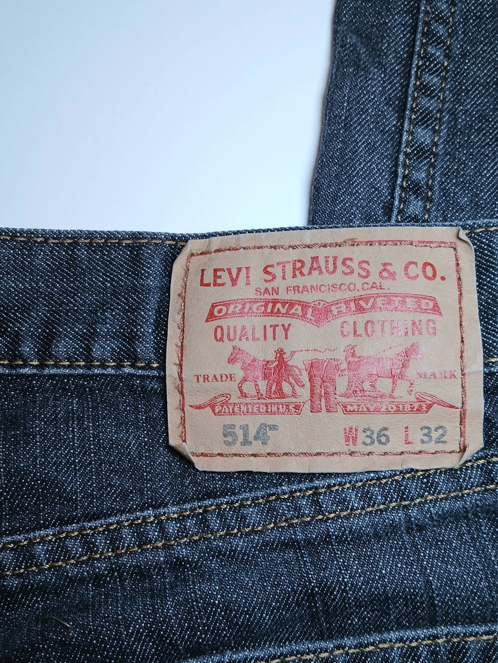 Levi's 514 Straight Fit Men's Jeans in washed black 36x32